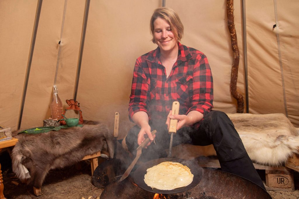 Kulturelle Erlebnisse in Lappland Lappische Leckerbissen vom Feuer